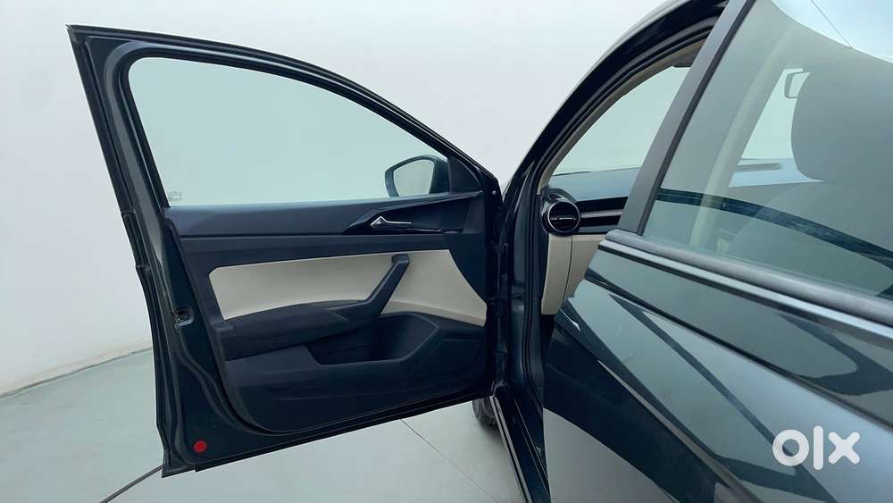 Skoda Slavia Ambition 1.0l Tsi At, 2022, Petrol