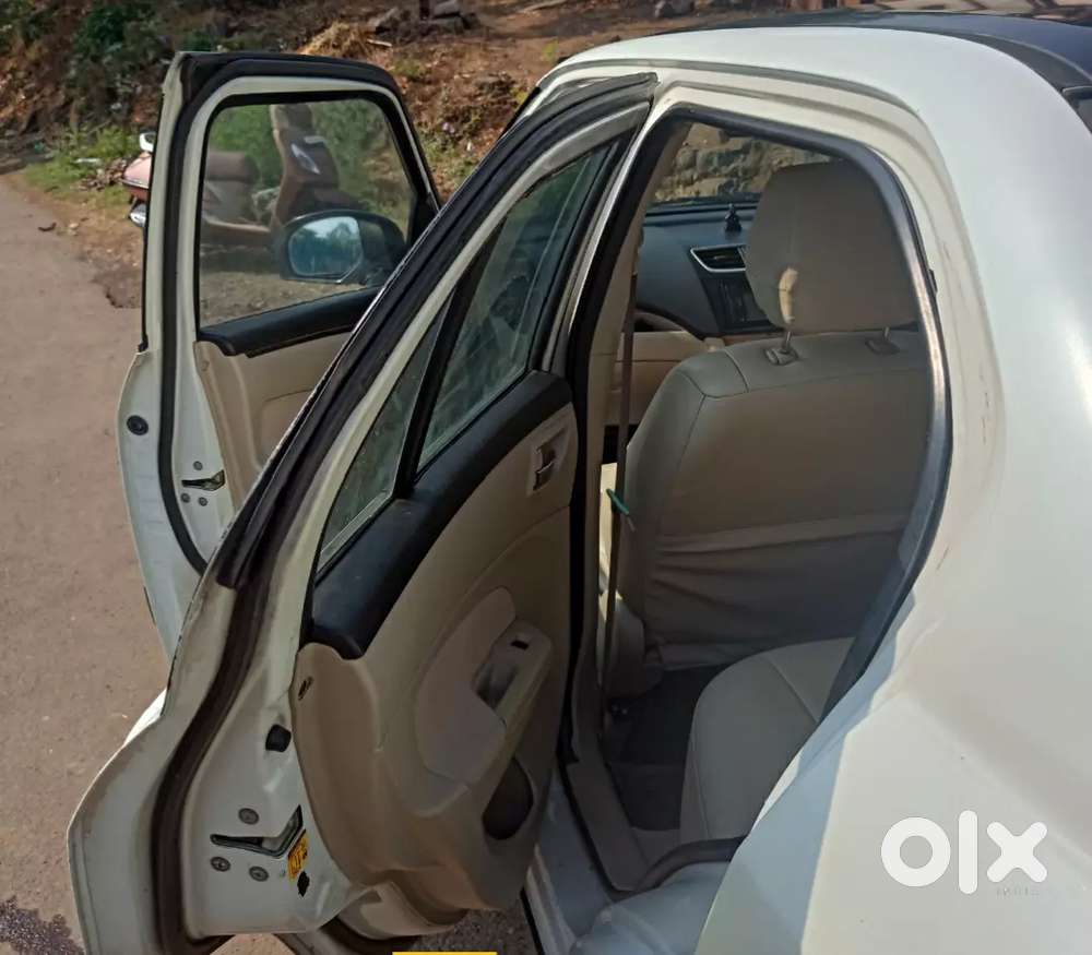 Maruti Suzuki Swift Dzire 2013, Petrol 
66000 Km Driven