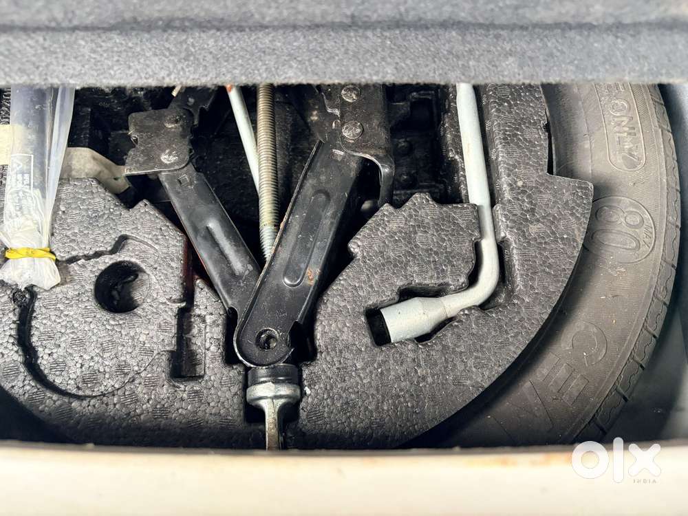 Mahindra Xuv300 W6, 2024, Petrol