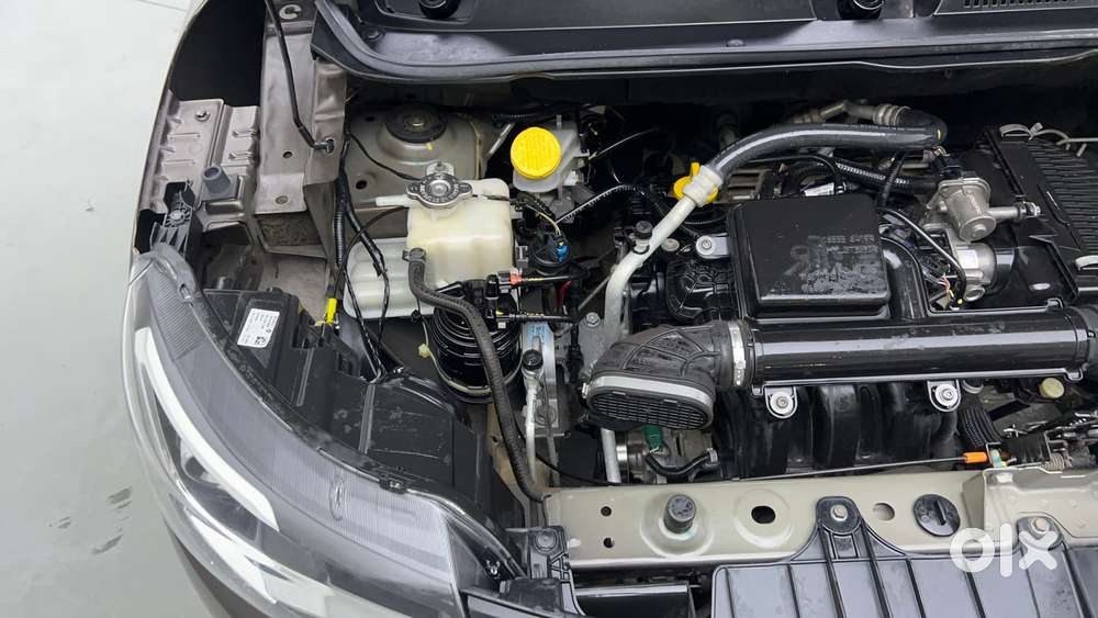 Renault Triber Rxt, 2023, Petrol