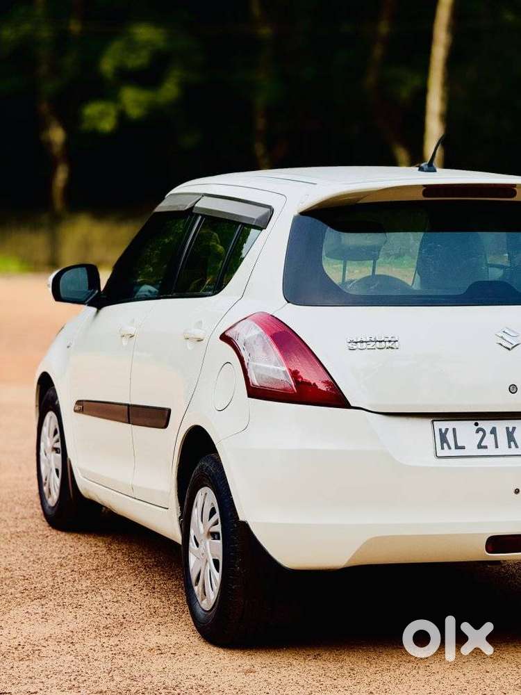 Maruti Suzuki Swift Vxi Optional, 2016, Petrol