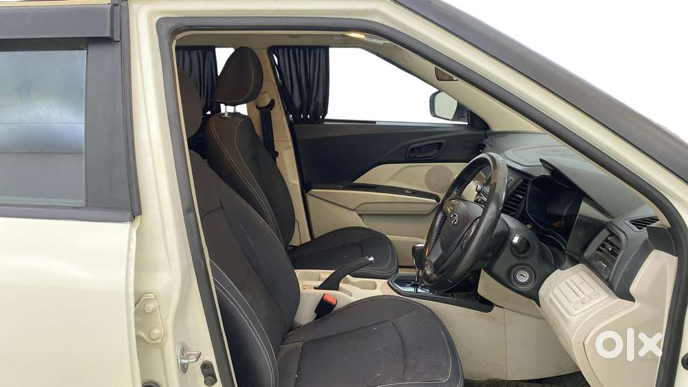 Mahindra Xuv300 1.2 W8 (o) Amt Petrol, 2022, Petrol