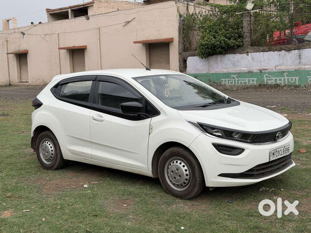Tata Altroz 1.2 Xe, 2021, Petrol