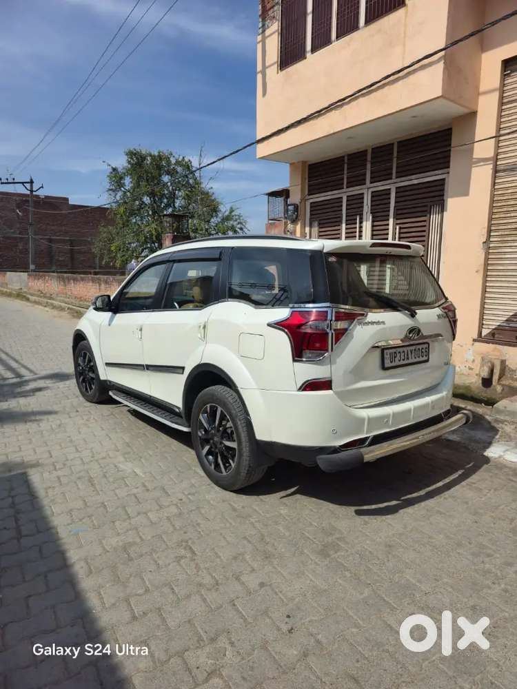 Mahindra Xuv500 W11 O