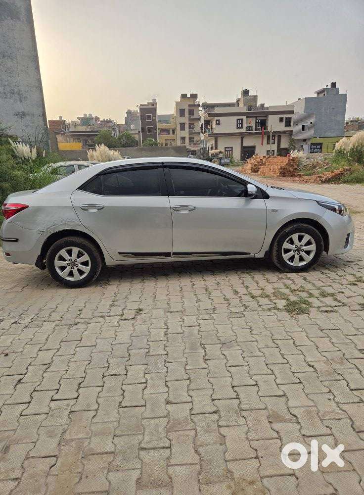 Toyota Corolla Altis 1.8 Gl, 2015, Petrol