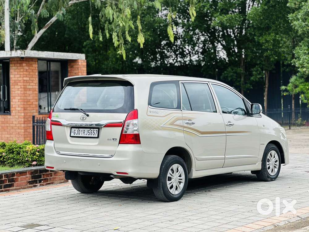 Toyota Innova 2.5 Gx 8 Str Bs-iii, 2015, Diesel