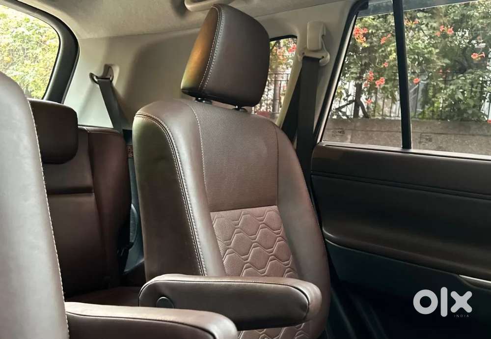 Toyota Innova Hycross 2.0 Zx Hybrid 7 Str, 2024, Petrol