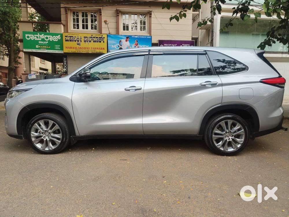 Toyota Innova Hycross 2.0 Zx Hybrid 7 Str, 2024, Petrol