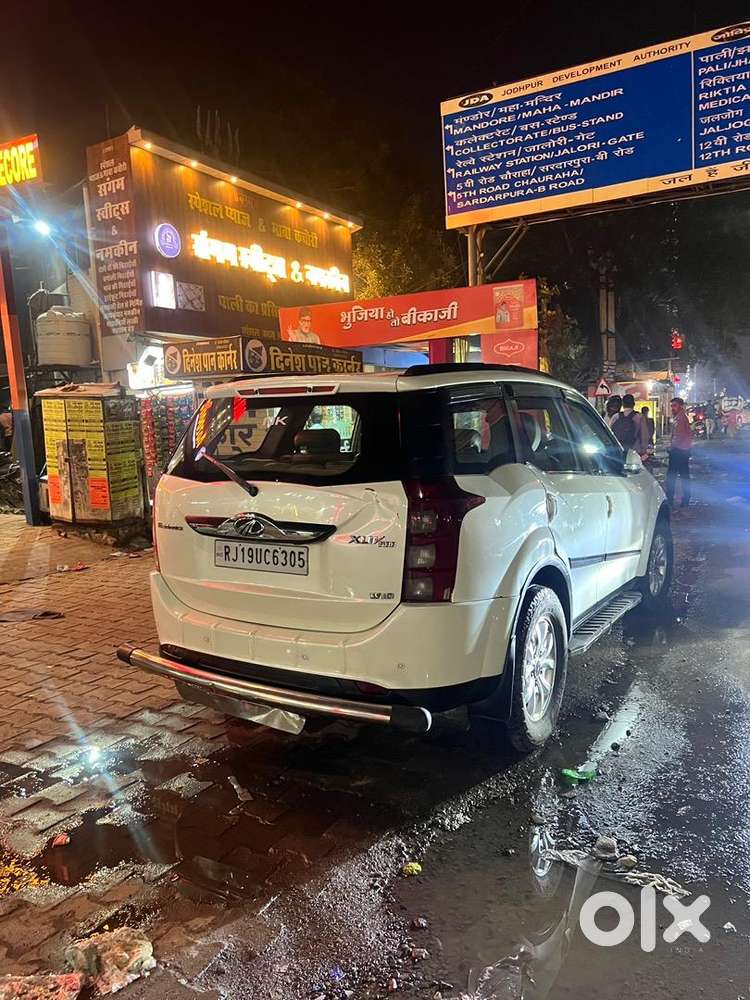 Mahindra Xuv500 2017 Diesel 125000 Km Driven