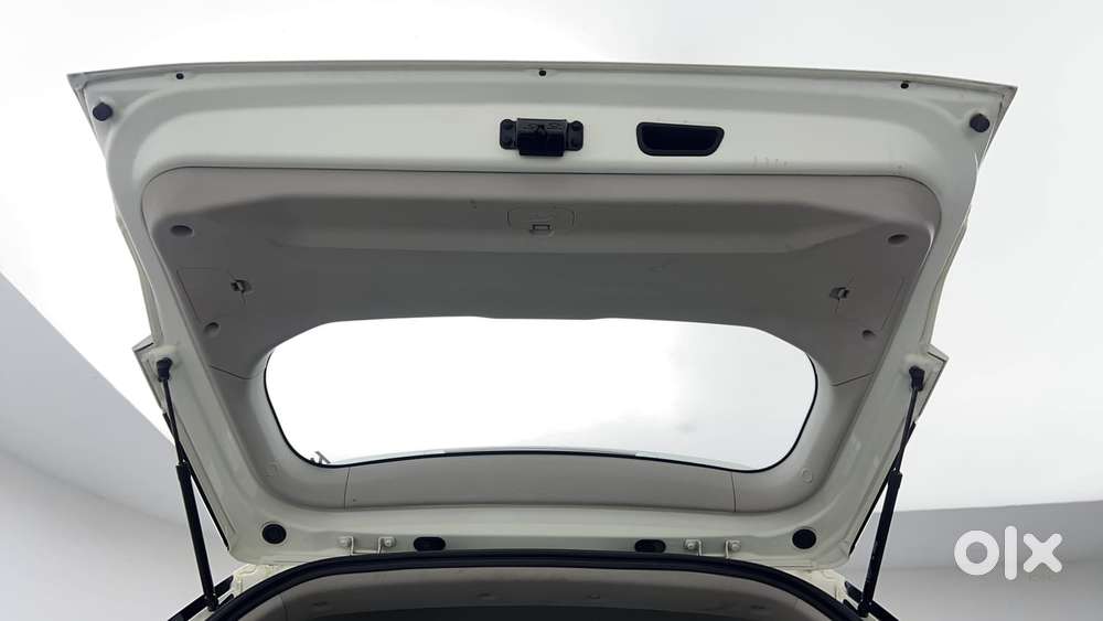 Mahindra Xuv300 1.2 W6 Amt Petrol, 2021, Petrol