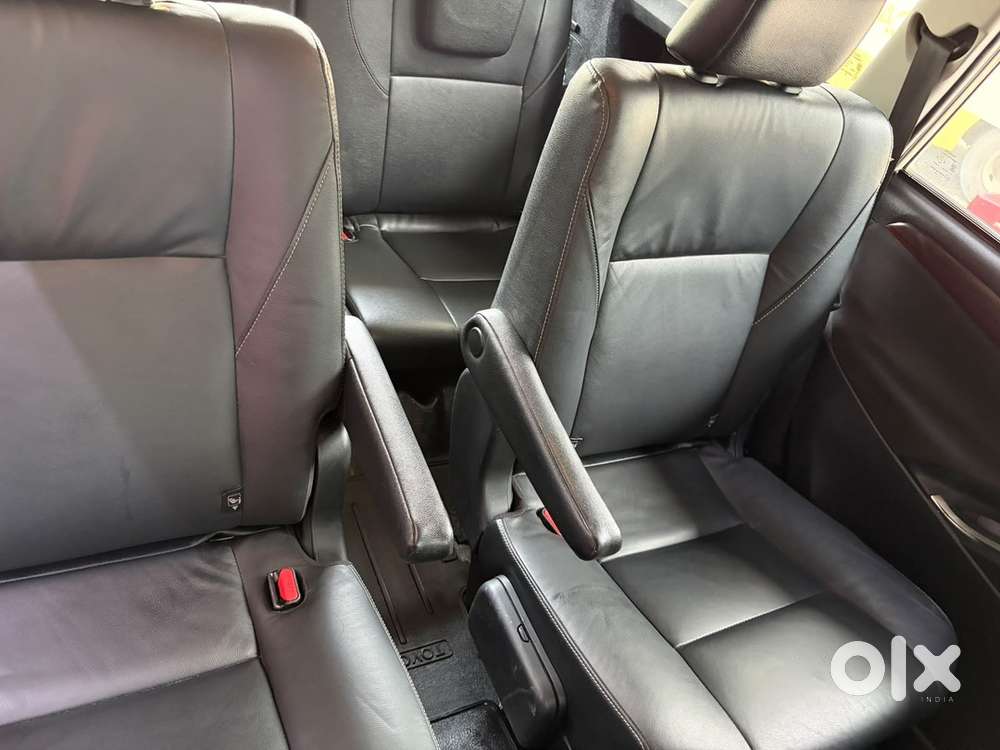 Toyota Innova Crysta 2017 Diesel Well Maintained