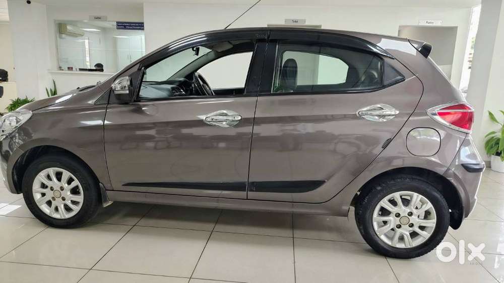 Tata Tiago Xza, 2018, Petrol