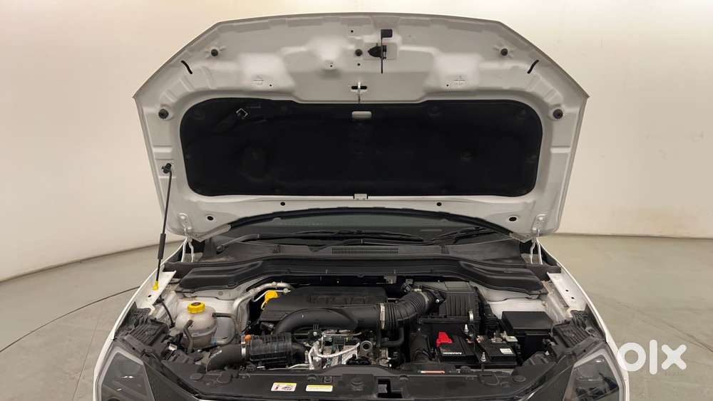 Mahindra Xuv 3xo Ax7l Petrol Mt, 2024, Petrol