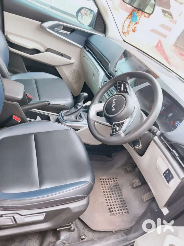 Kia Carens 1.5 Premium 2025