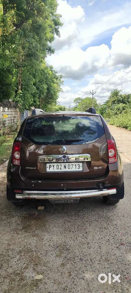 Renault Duster Car