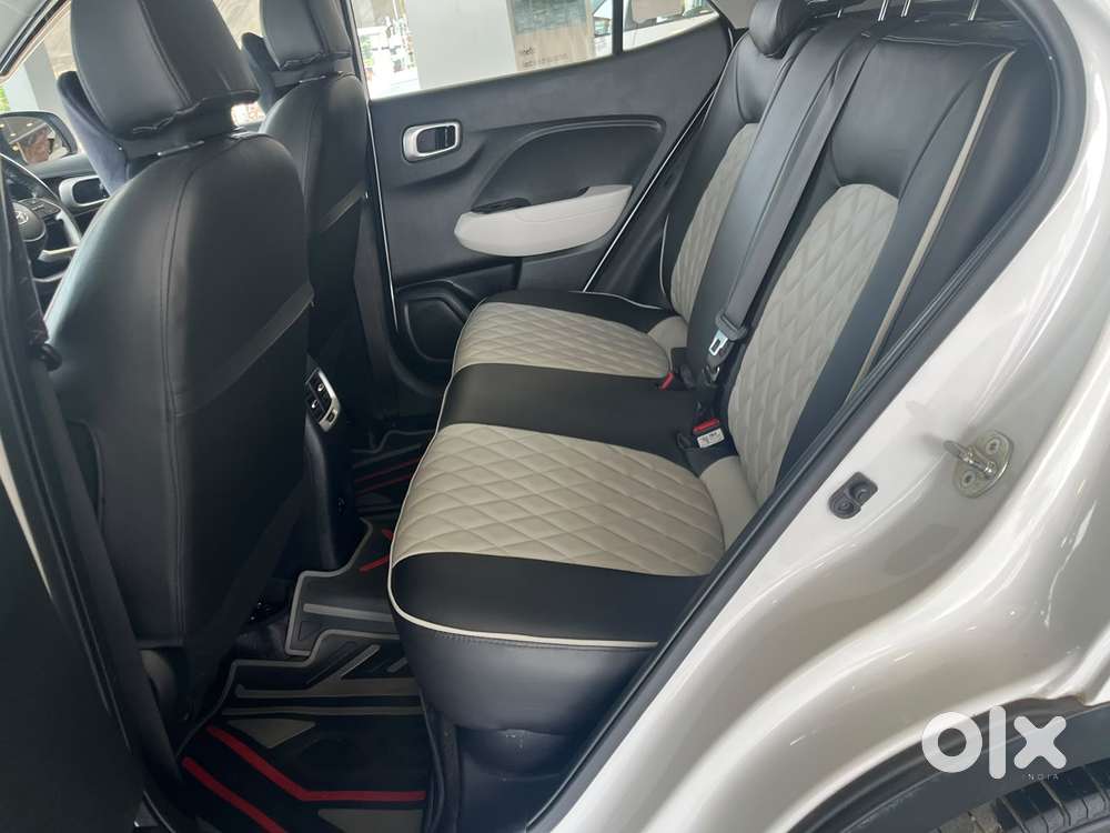 Hyundai Venue Sx Dual Tone Diesel, 2023, Diesel