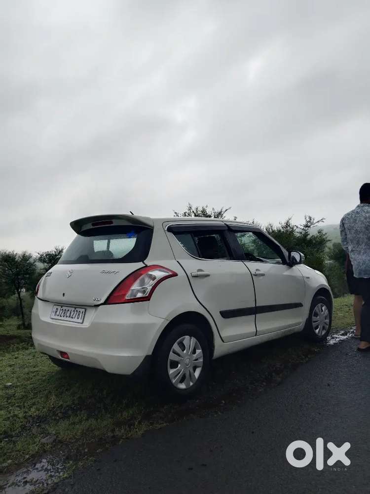 Maruti Suzuki Swift Ddis 2012