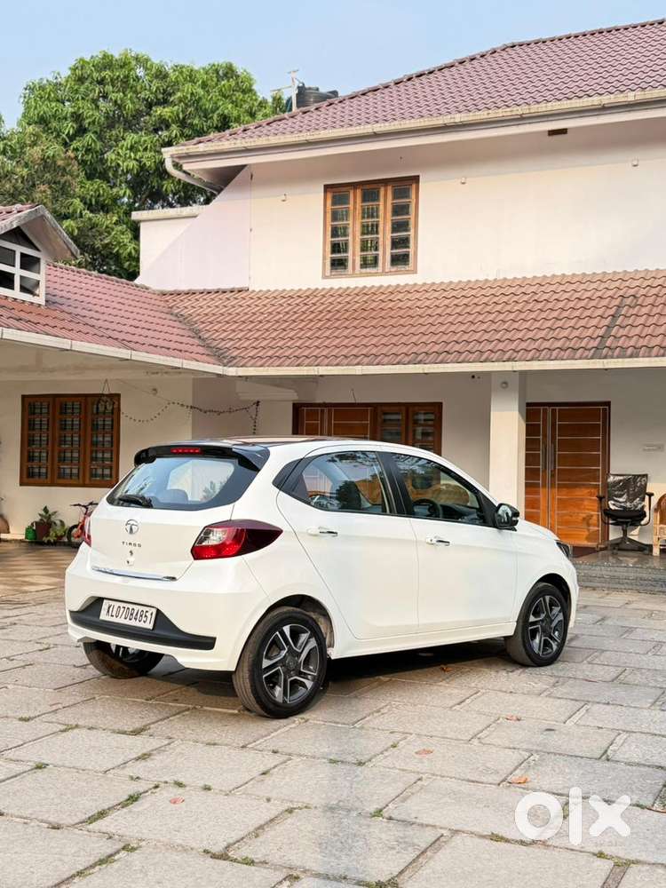 Tata Tiago, 2023, Petrol