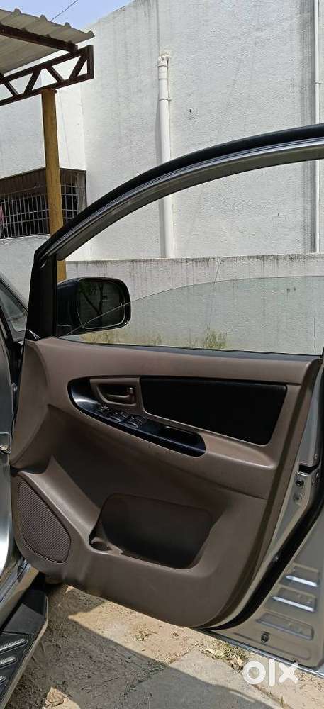 Toyota Innova 2.5 G (diesel) 7 Seater Bs Iv, 2016, Diesel