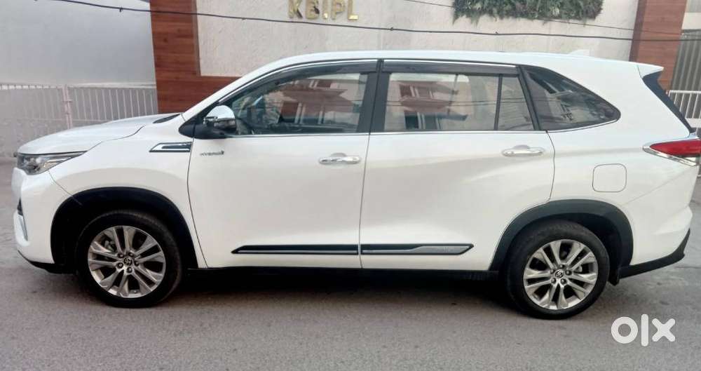 Toyota Innova Hycross 2.0 Zx Hybrid 7 Str, 2024, Petrol