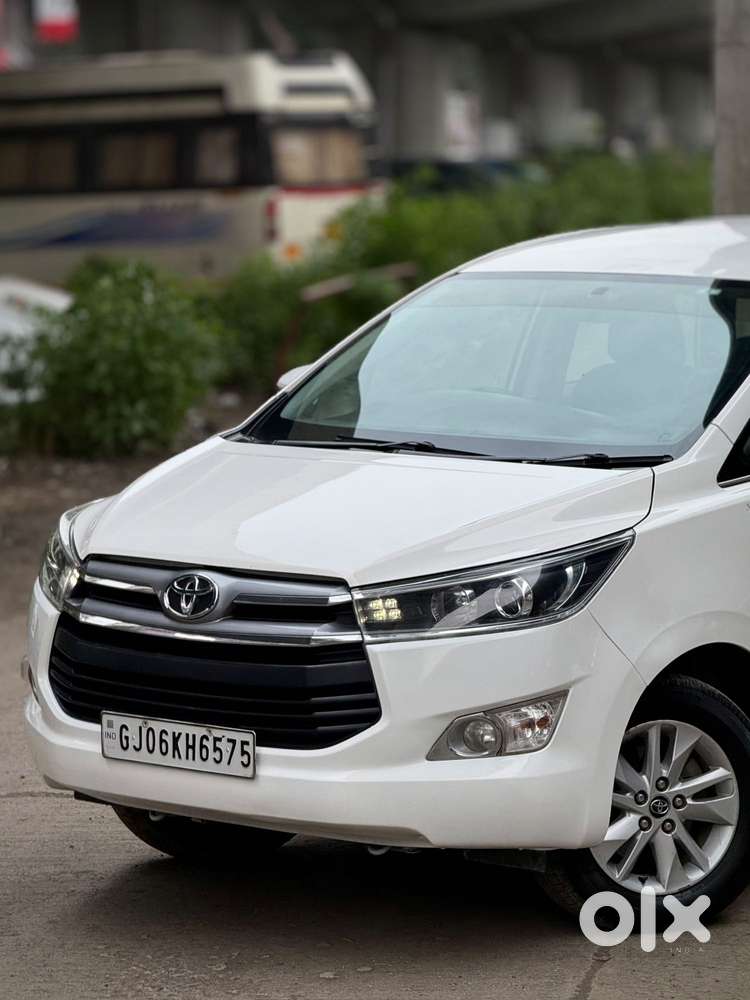 Toyota Innova Crysta 2.4 Vx Mt 8s, 2017, Diesel