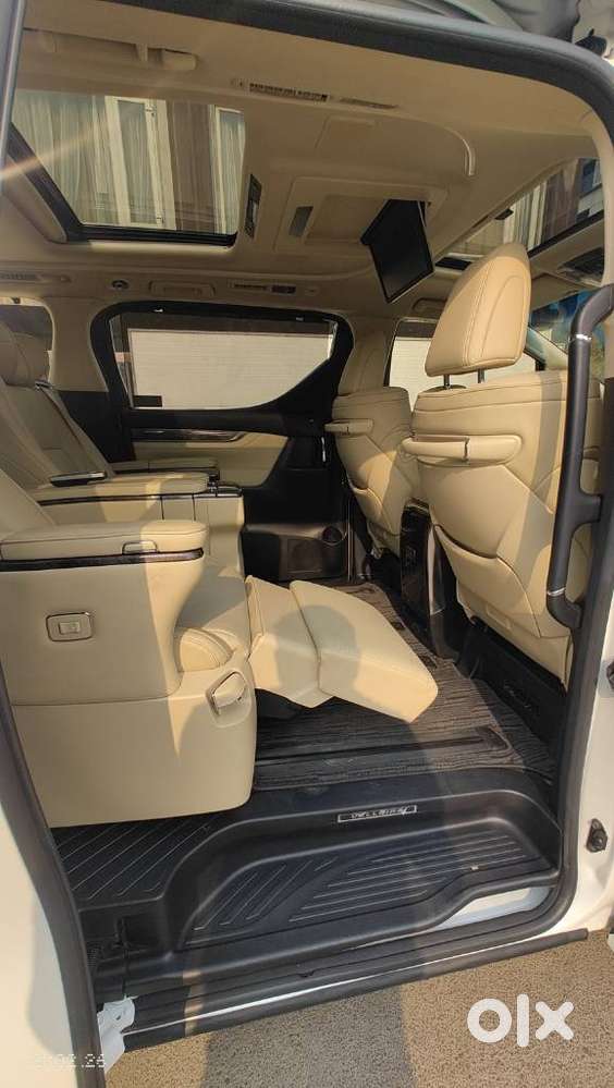 Toyota Vellfire Vip – Executive Lounge, 2022, Cng & Hybrids