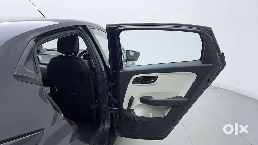 Tata Altroz 1.2 Xe Rhytm Petrol, 2021, Petrol