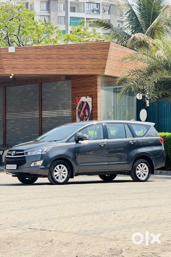 Toyota Innova Crysta [2016-2020] 2.4 Gx At 8 Str, 2017, Diesel