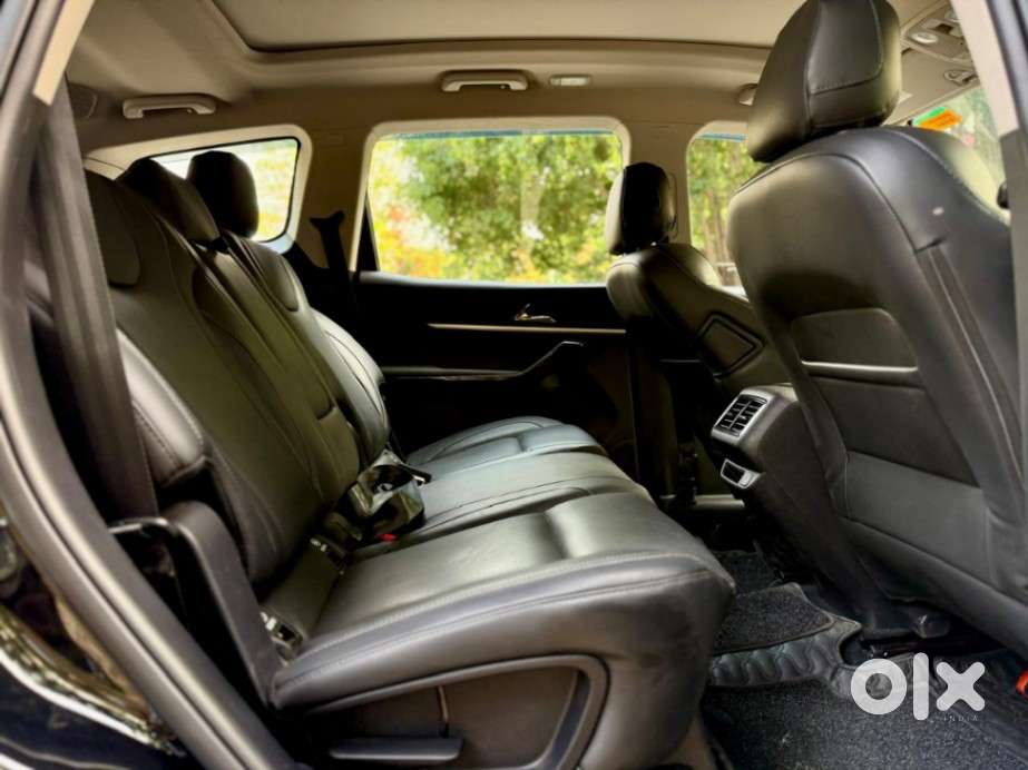 Mahindra Xuv700 2.2 Ax 7 Diesel At Luxury Pack Str, 2025, Diesel