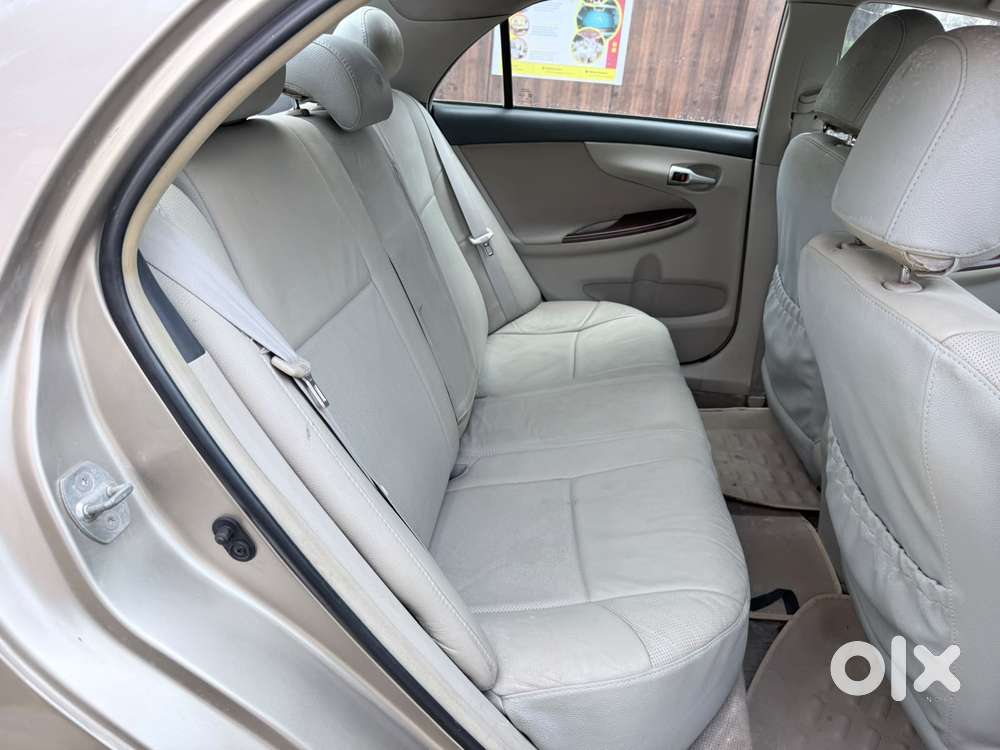 Toyota Corolla Altis 1.8 J, 2011, Petrol