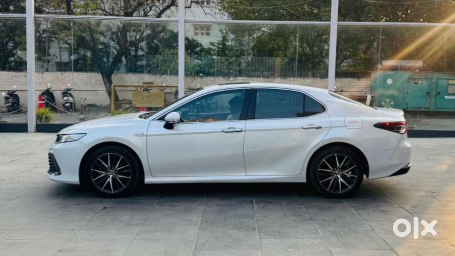 Toyota Camry Hybrid, 2023, Petrol