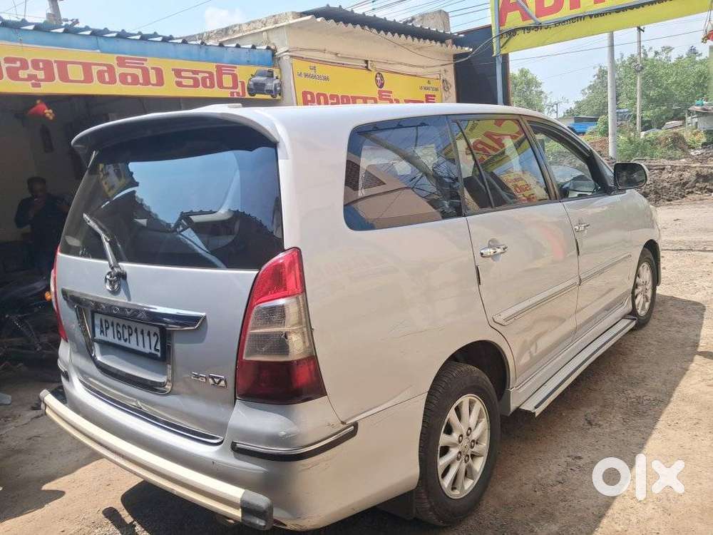 Toyota Innova 2.5 V 8 Str, 2013, Diesel