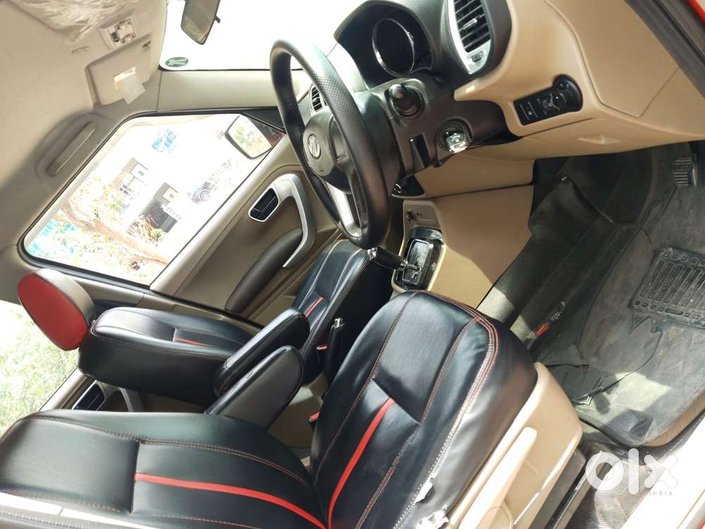 Mahindra Tuv 300 T8 Amt (automatic), 2017, Diesel