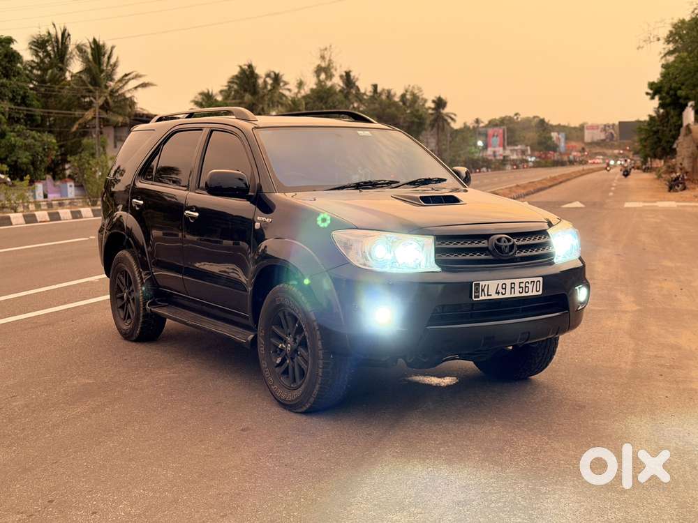 Toyota Fortuner 3.0 4x4 Manual, 2011, Diesel