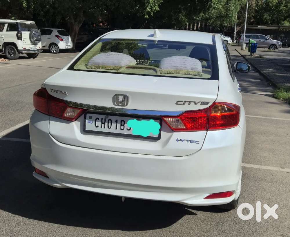Honda City 2016 Petrol Well Maintained, Sunroof, Alloy, Navigation