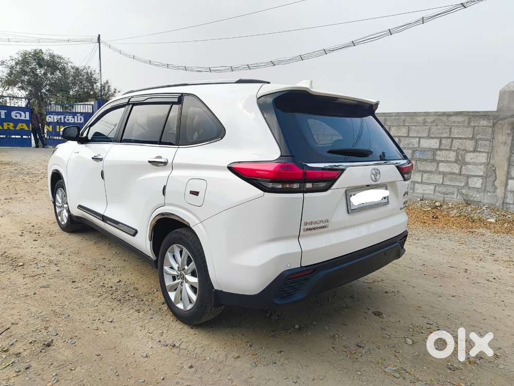 Toyota Innova Hycross 2.0 Vx (o) Hybrid 8 Str, 2025, Petrol