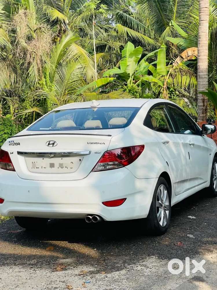 Hyundai Verna 2012