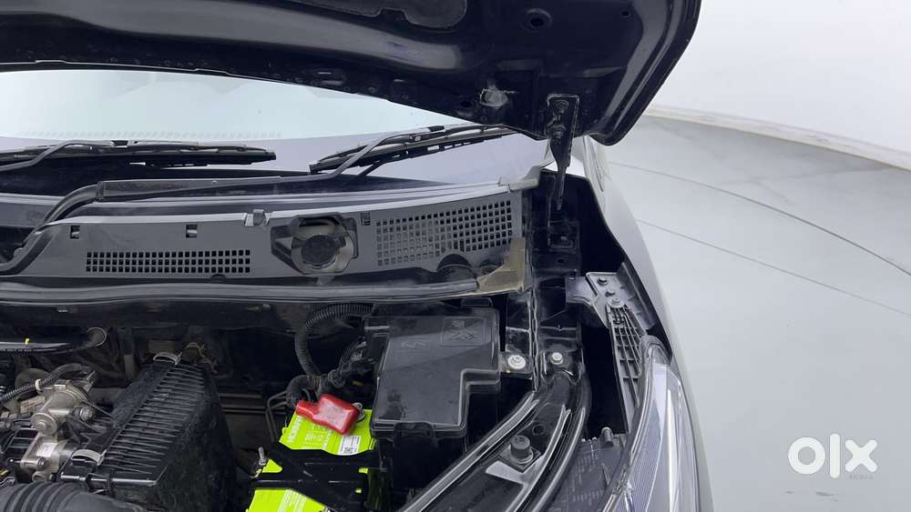 Nissan Magnite 1.0 Xv Premium, 2023, Petrol
