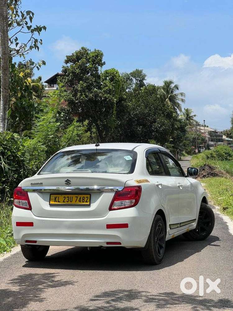 Maruti Suzuki Swift Dzire, 2022, Petrol