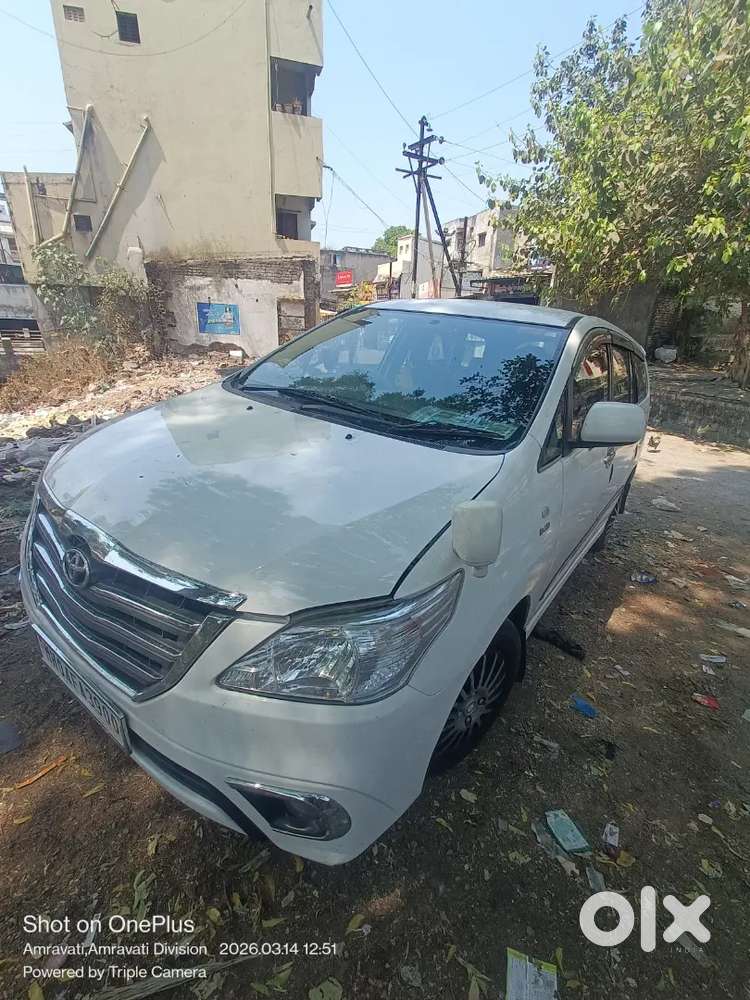 Toyota Innova 2012