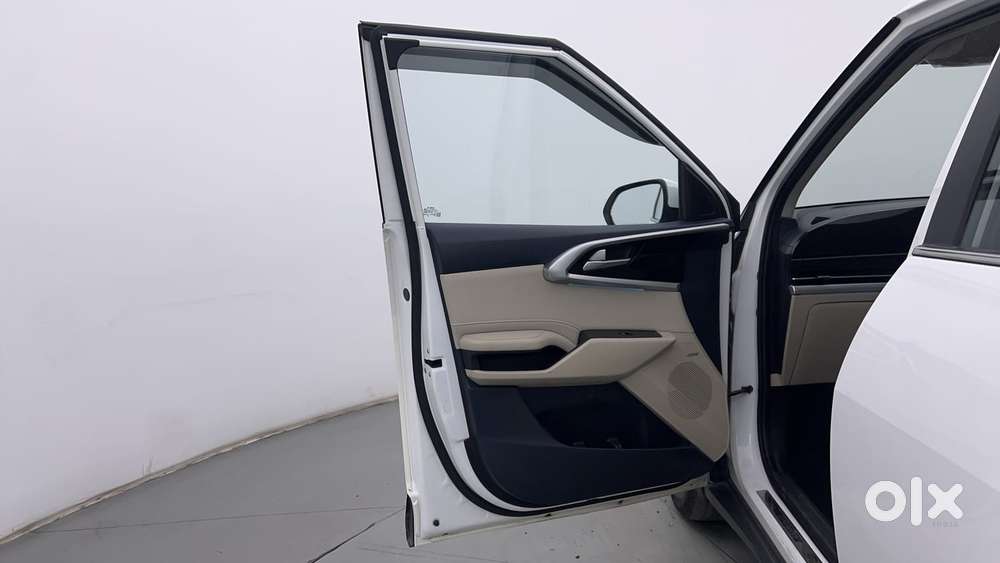 Kia Carens 1.4 Luxury Plus 6 Str, 2022, Petrol