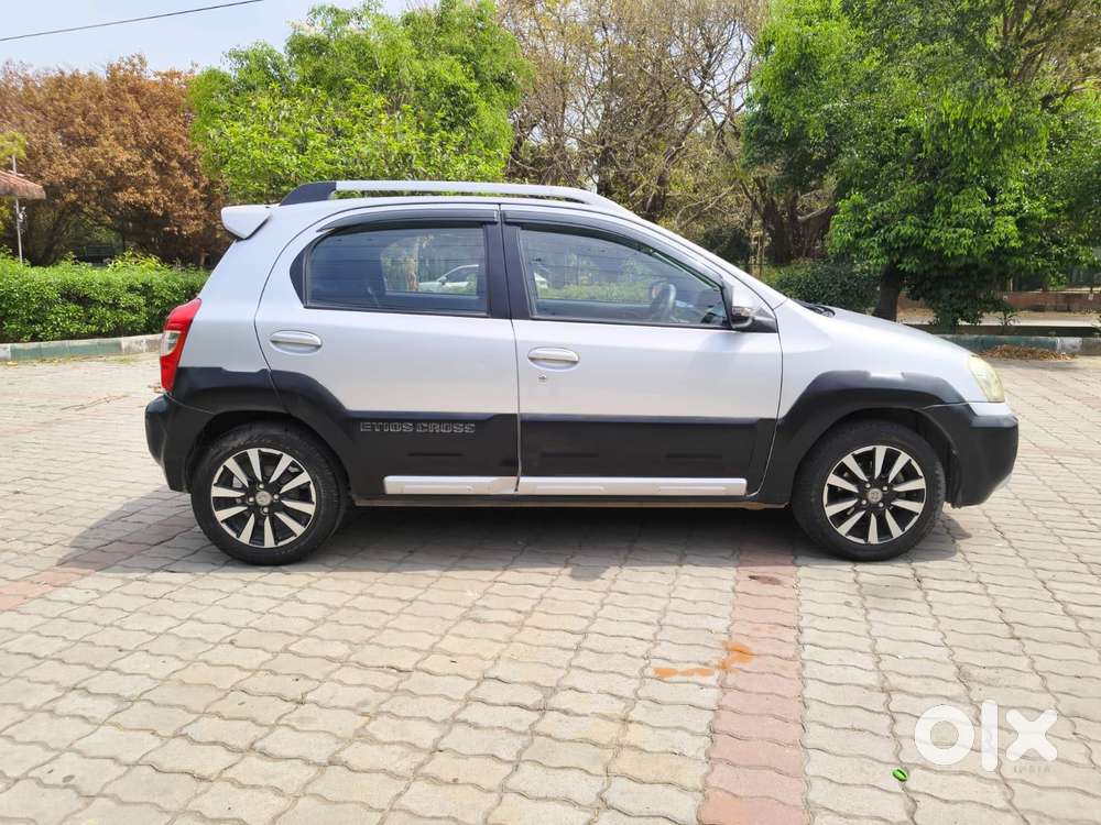 Toyota Etios Cross 1.2l G, 2016, Petrol