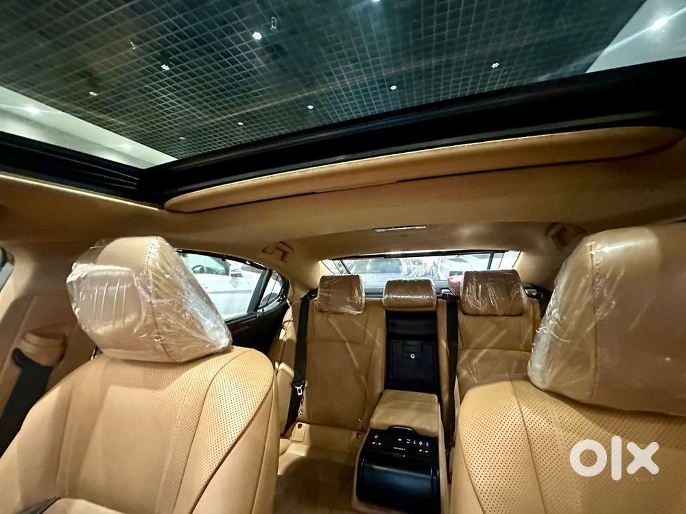 Lexus Es 300h Luxury, 2022, Cng & Hybrids