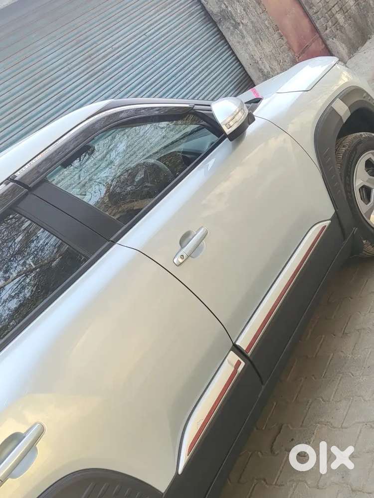 Maruti Suzuki Brezza 2025 Petrol 200 Km Driven