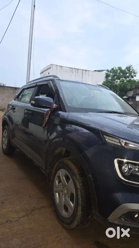 Hyundai Venue 2022 Petrol Well Maintained