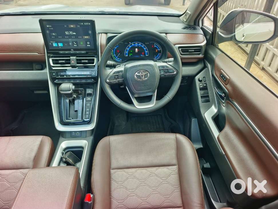 Toyota Innova Hycross 2.0 Zx (o) Hybrid 7 Str, 2023, Petrol