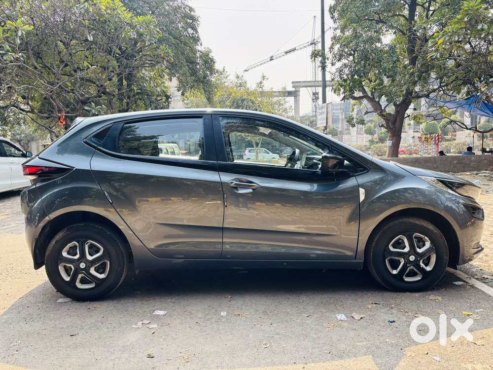 Tata Altroz 1.2 Xe, 2023, Petrol