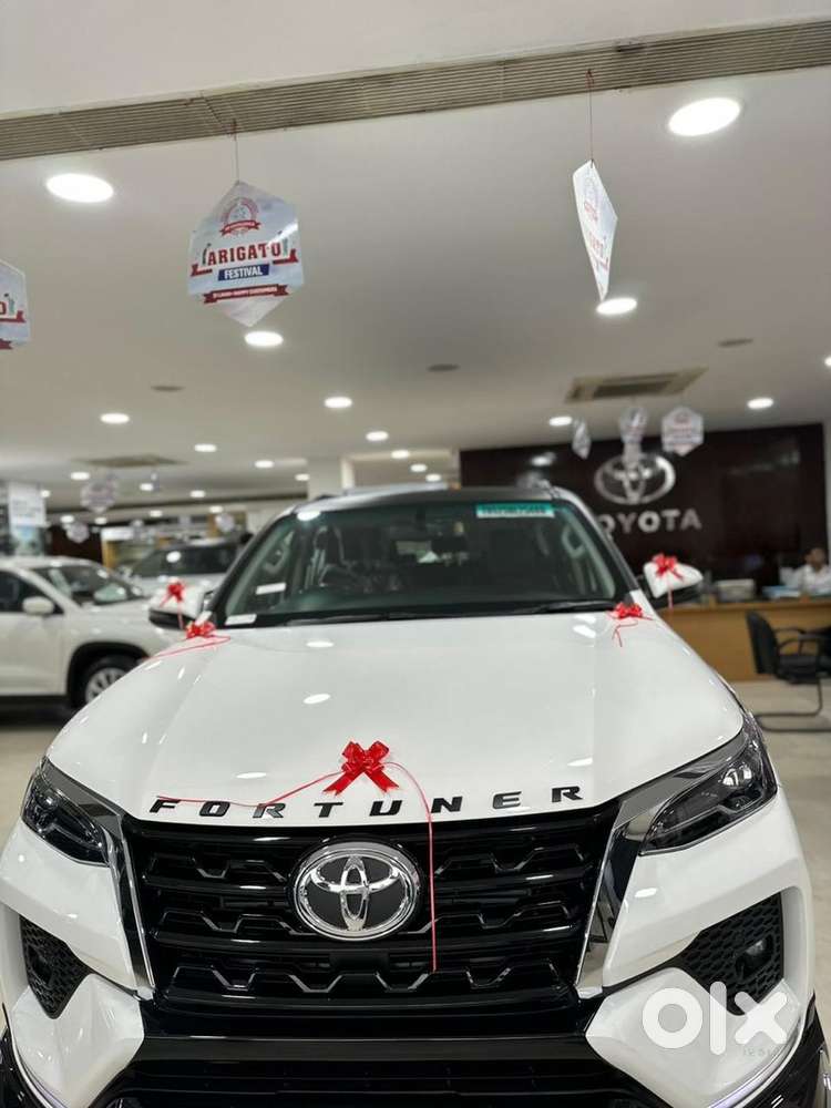 Toyota Fortuner Diesel Automatic 2025 Leader Edition