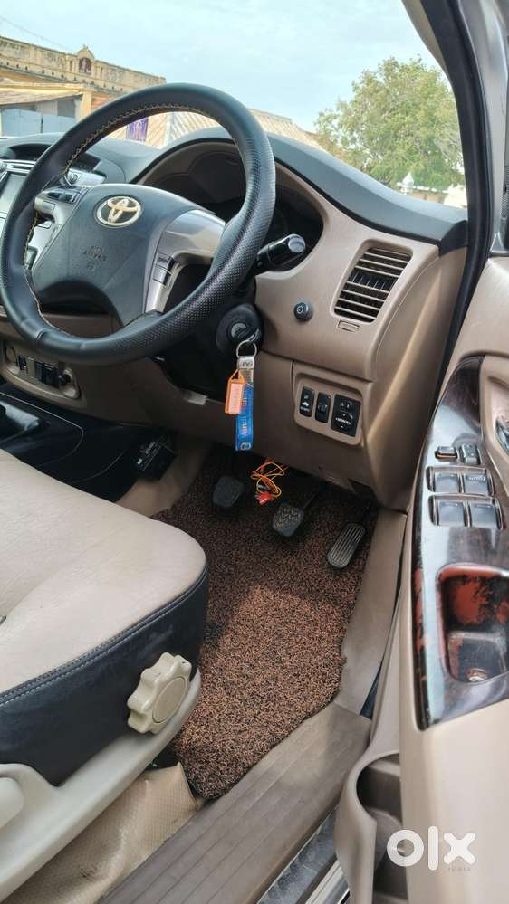 Toyota Innova 2.5 Zx 7 Str Bs-iv, 2015, Diesel