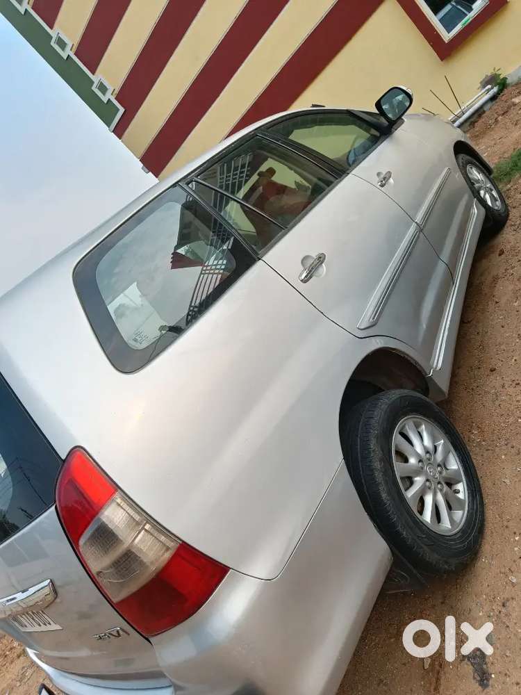 Toyota Innova 2013 Diesel 200000 Km Driven